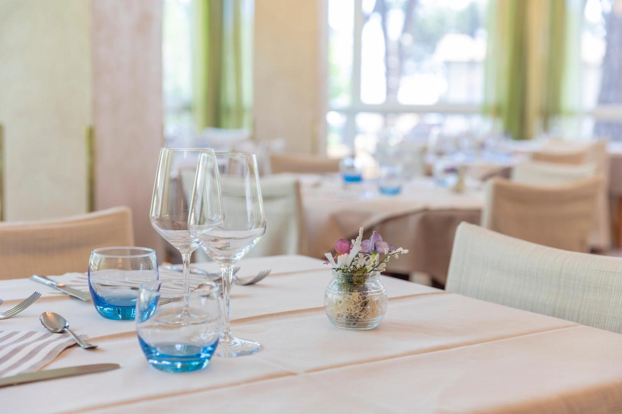 Hotel Deborah Milano Marittima Exterior foto