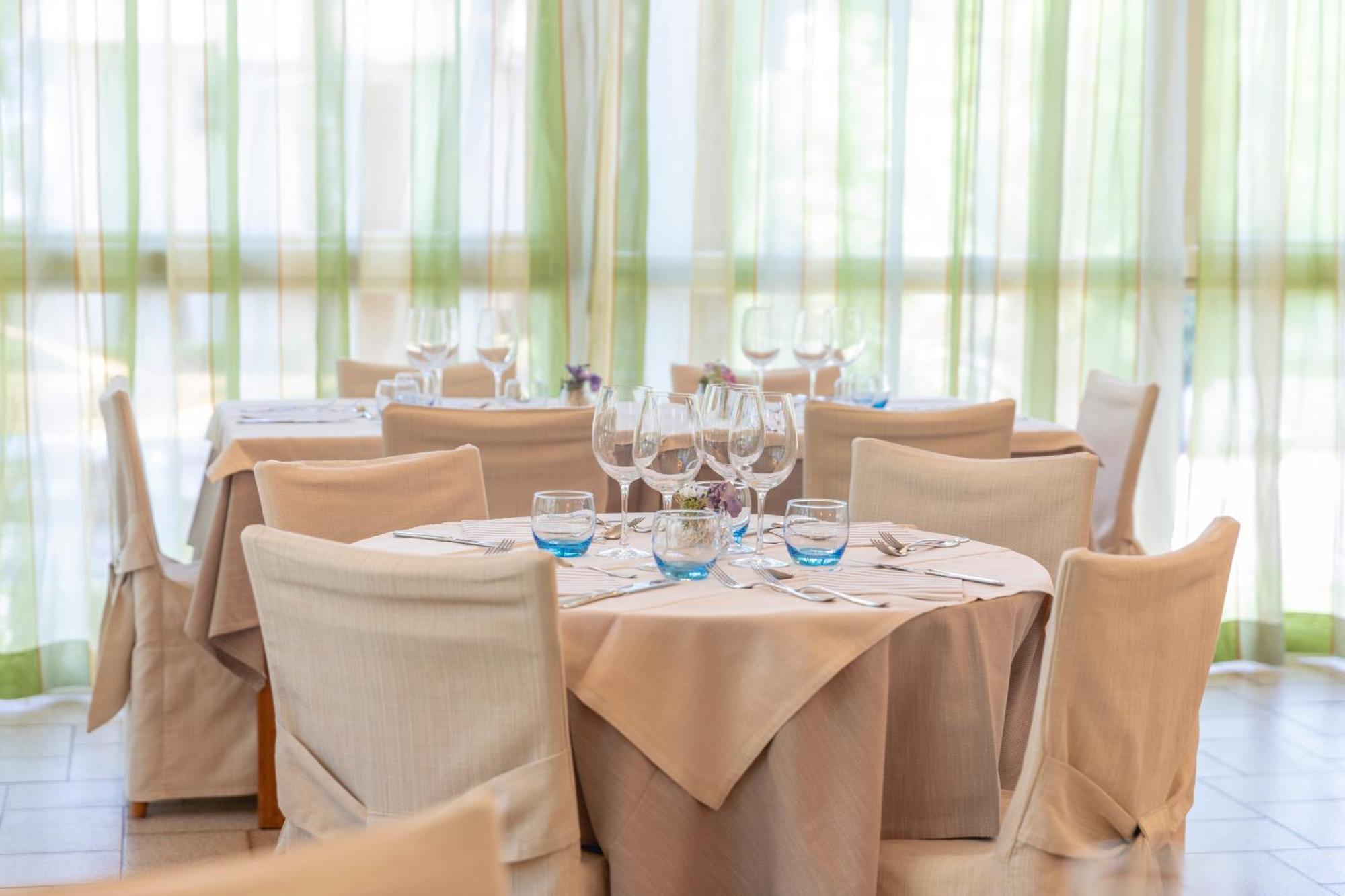 Hotel Deborah Milano Marittima Exterior foto