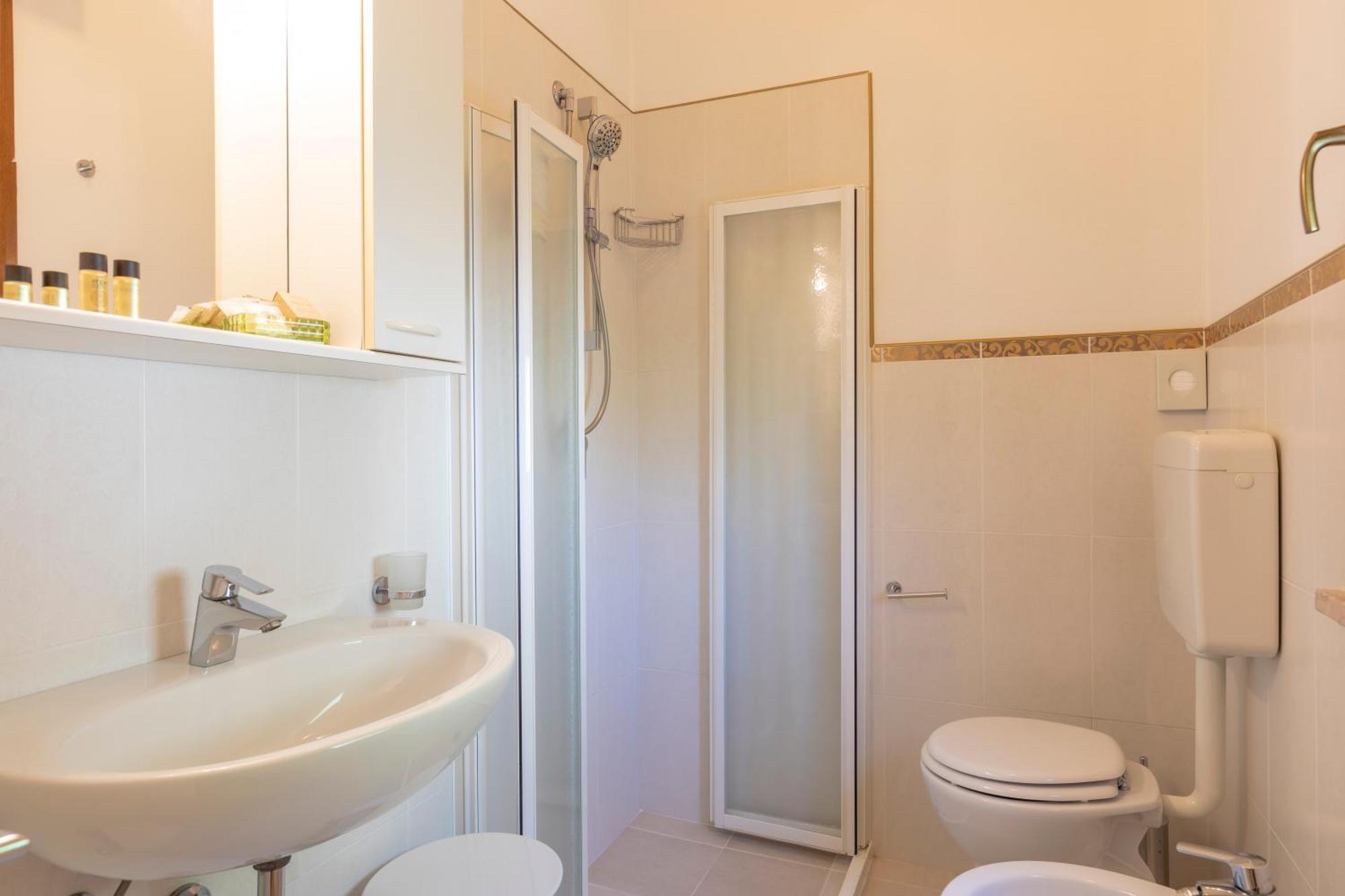 Hotel Deborah Milano Marittima Exterior foto